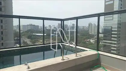 PISCINA 