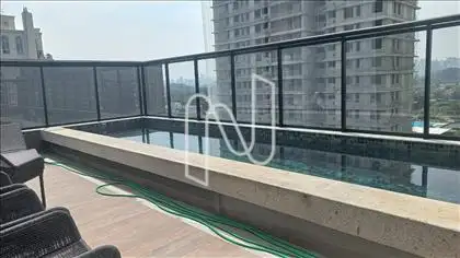 PISCINA 