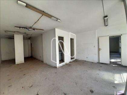 Sala com 2 banheiros  
