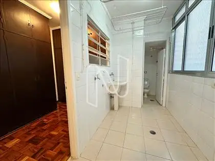 AREA DE SERVIÇO, QUARTO E BANHEIRO DE SERVIÇ 