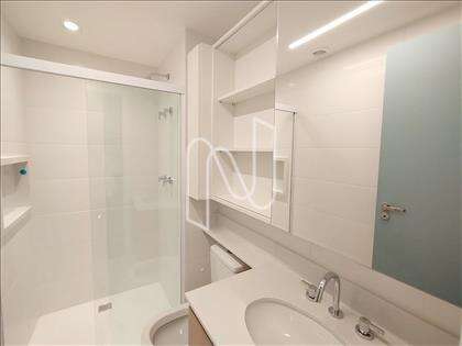 LAVABO COM BOX DE VIDRO 