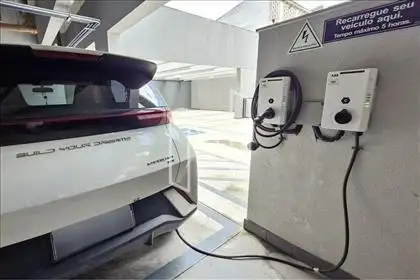  Carregador de Veículos Elétricos