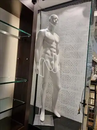 Salão de Atendimento / Vitrine