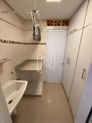 Lavandeira / Área de Serviço 