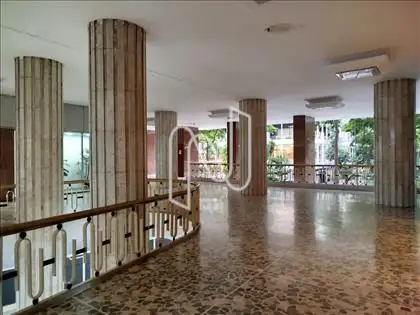  Hall 