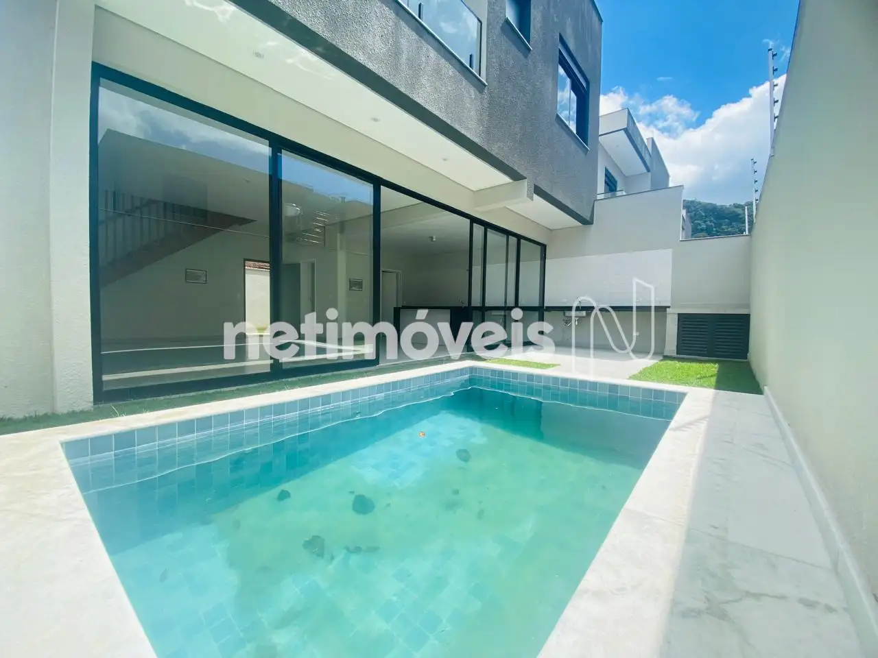  Piscina