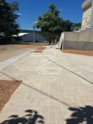  Passeio intertravado