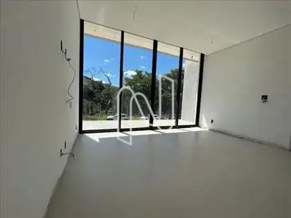  Sala com varanda e vista da montanha