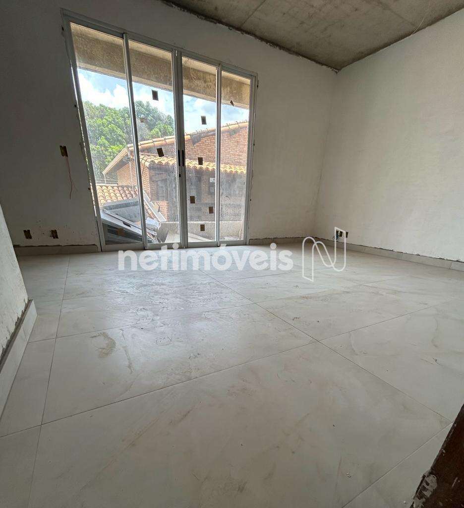 Quarto com sacada