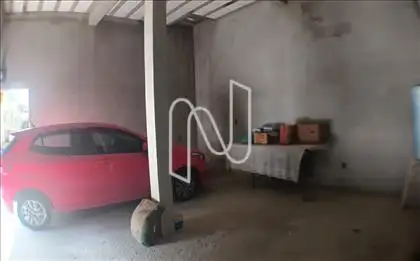 Loja / Garagem casa de cima