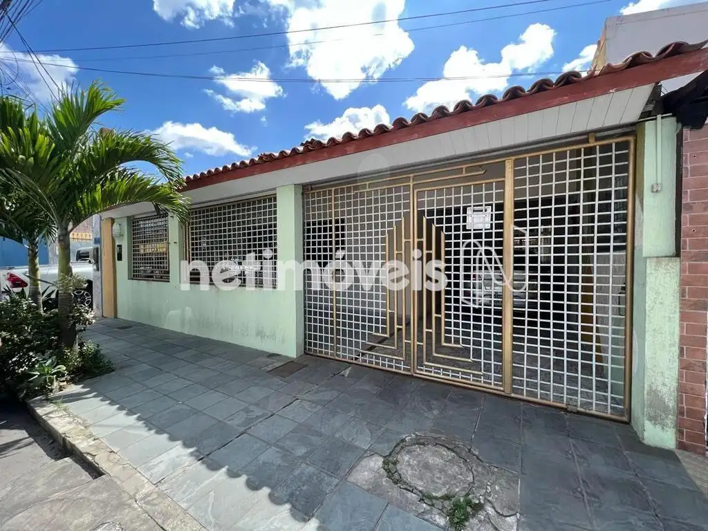 Casa pra venda em localização privilegiada