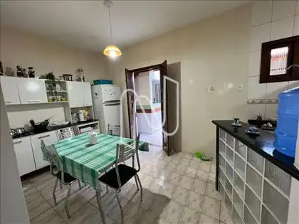 Casa pra venda em localização privilegiada