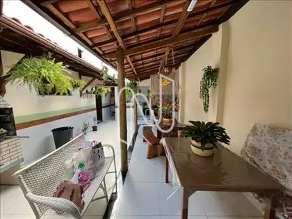 Casa pra venda em localização privilegiada