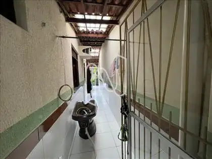 Casa pra venda em localização privilegiada