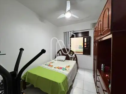 Casa pra venda em localização privilegiada