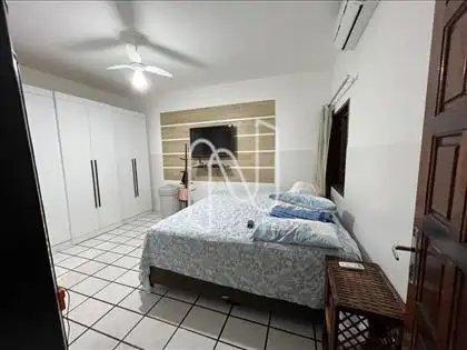 Casa pra venda em localização privilegiada