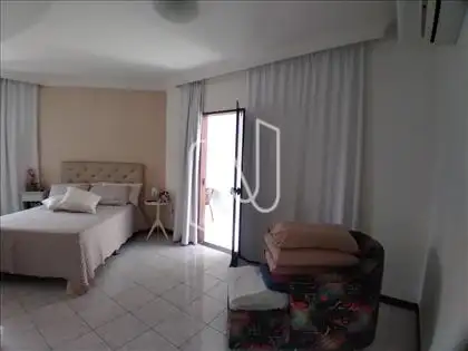 Casa duplex pra venda perto do Boulevard