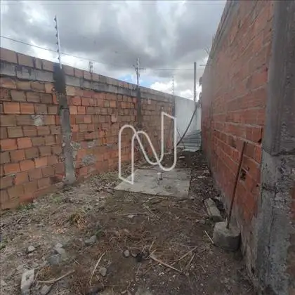  Casa a venda no bairro Campo Limpo 