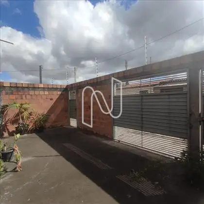  Casa a venda no bairro Campo Limpo 