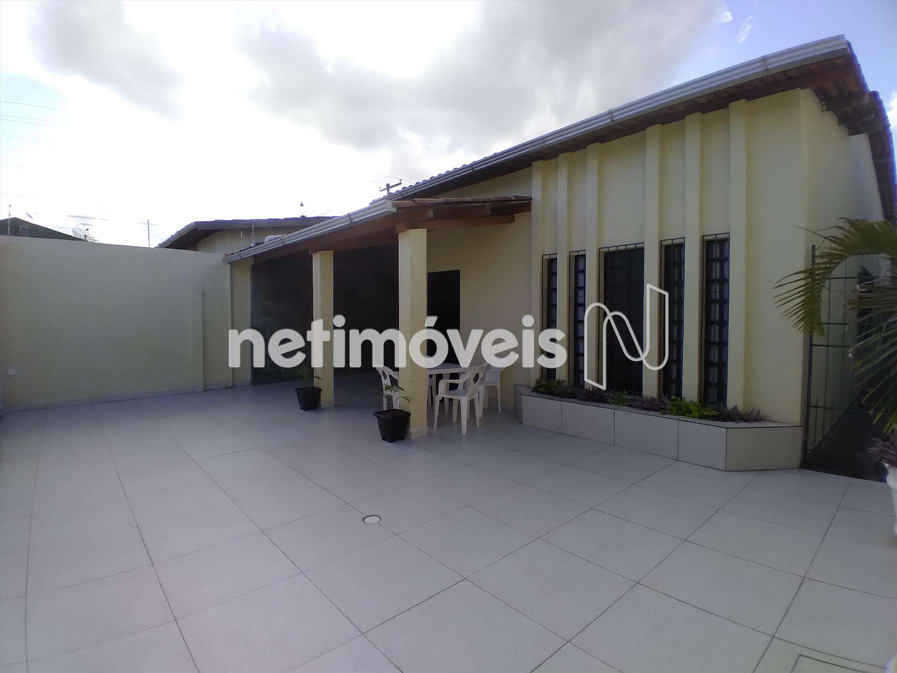 Casa ampla à venda no bairro Brasília