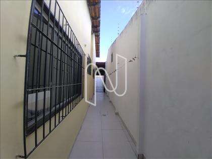 Casa ampla à venda no bairro Brasília 