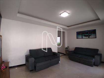 Casa ampla à venda no bairro Brasília 