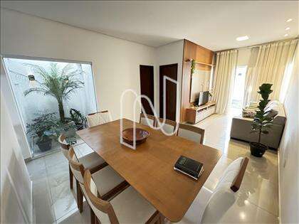 Casa 2 quartos com suíte prox da Fraga Maia