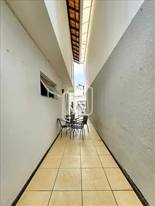     Casa/corredor.