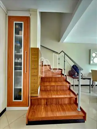    Casa/escada.