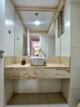      Casa/banheiro.