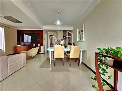   Casa/sala.