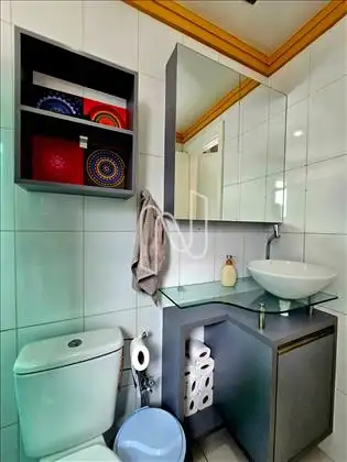 Casa/ banheiro.