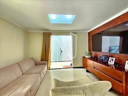   Casa/sala.