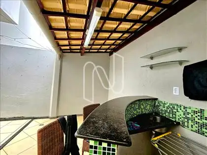  Casa/ área interna.