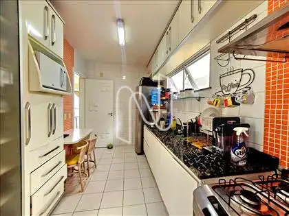 Casa/cozinha.