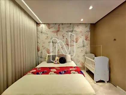     Casa/quarto.    Casa/quarto.