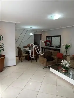   Casa com 3 quartos em condominio pra venda