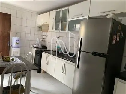 Casa com 3 quartos em condominio pra venda 