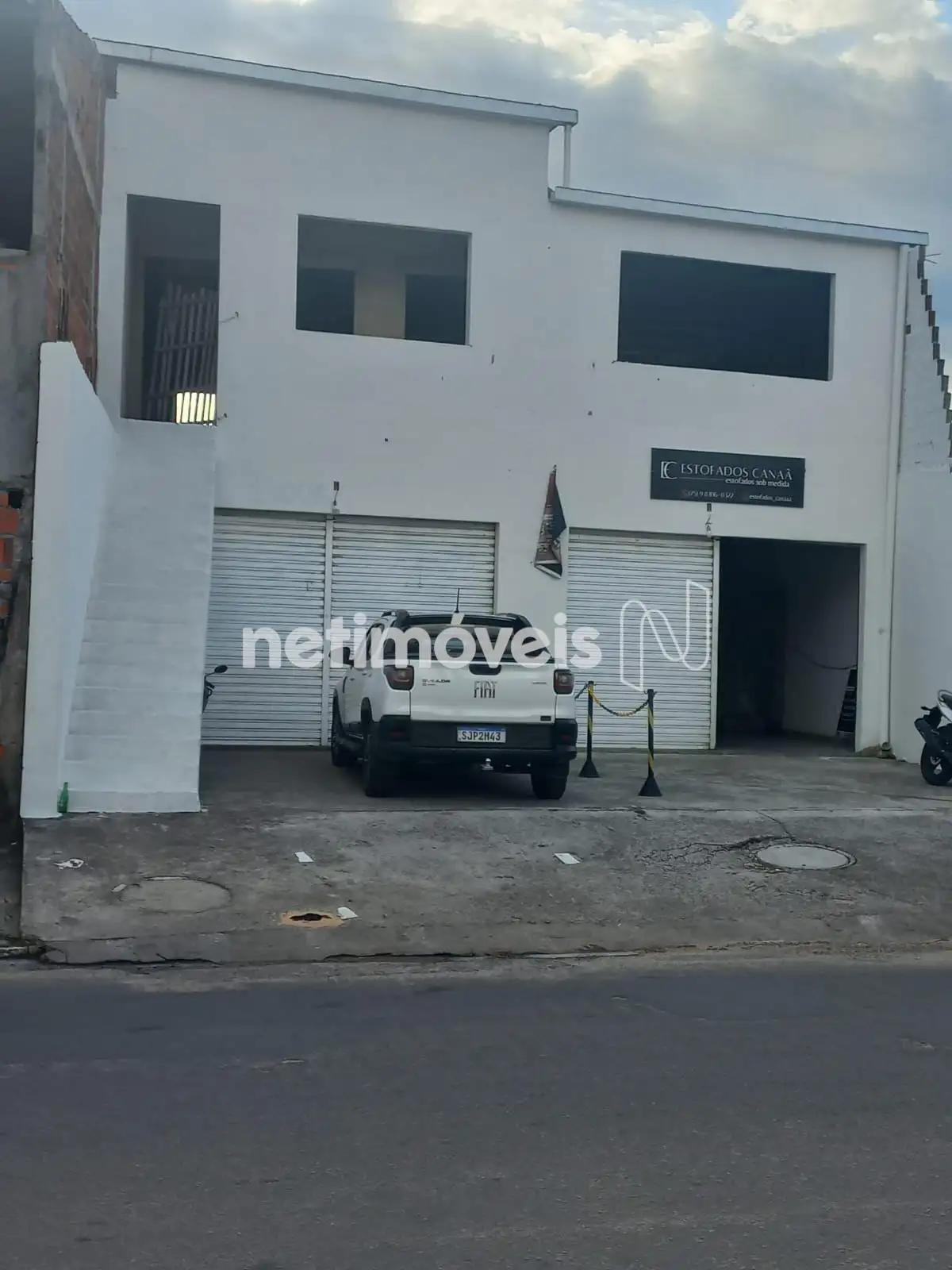  Ponto comercial/fachada.