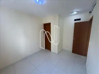 Apto com 2 quartos e suíte pra alugar
