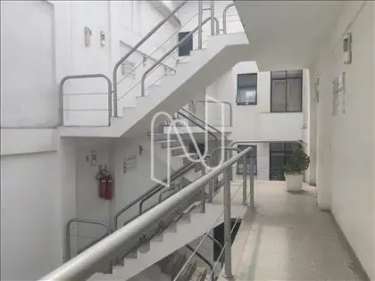  1° Andar area de circulação escadas