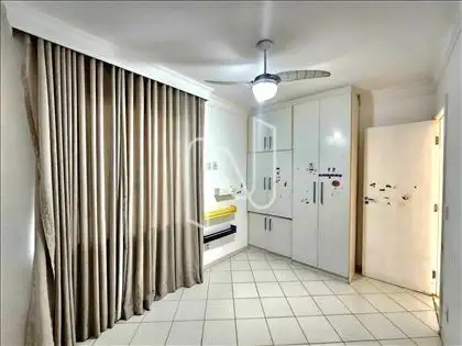    casa/área interna.Casa 4Q pra venda ou alu