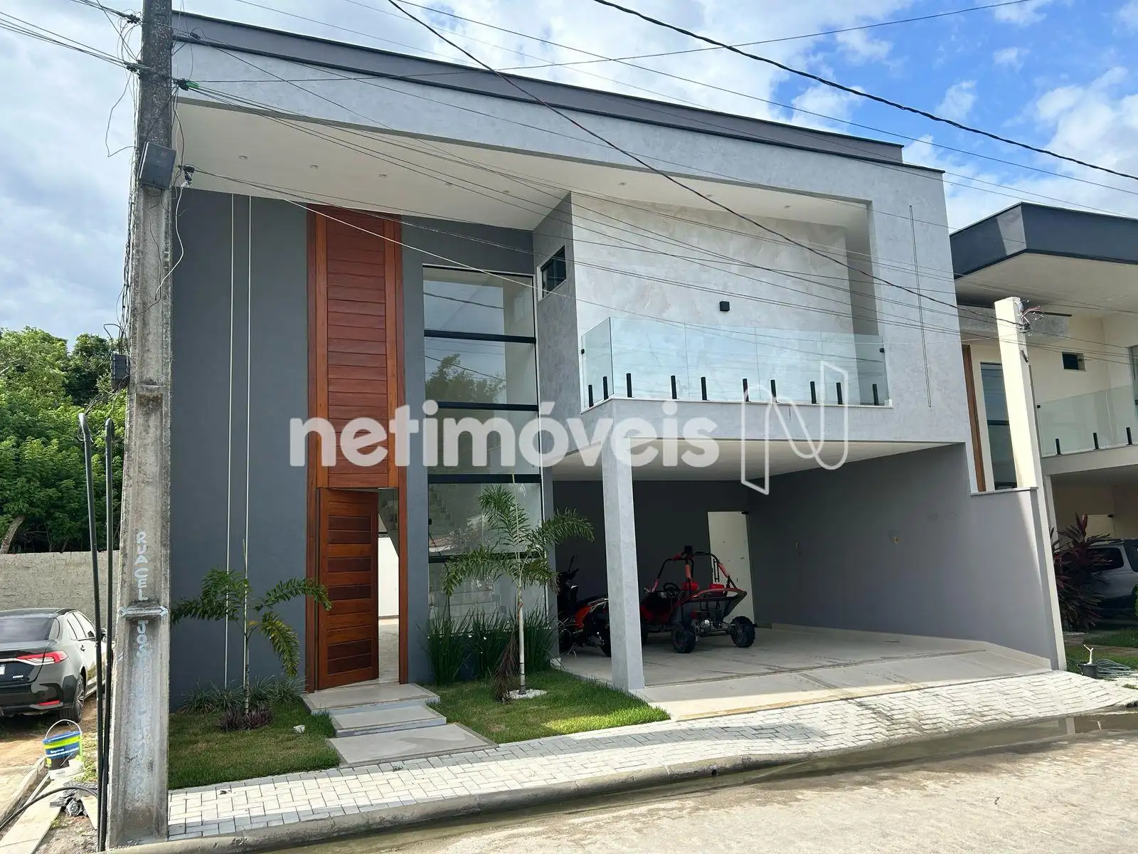 Casa com fino acabamento em Feira de Santana