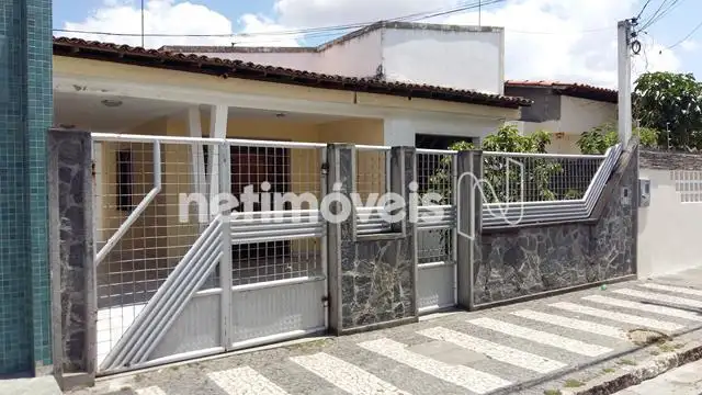 Casa a Venda com 4 quartos Feira de Santana