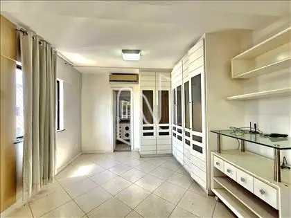   Apartamento/ área interna. 