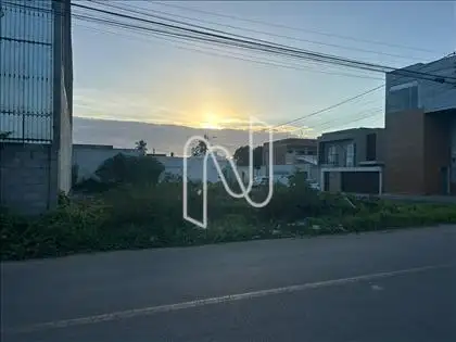   Terreno/fachada.