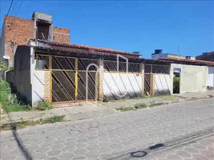  Casa pra venda proxima a UEFS 