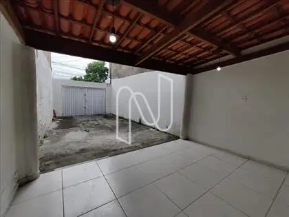 Casa pra venda ou aluguel em Feira de Santana