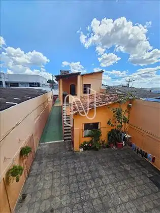   Casa comercial/visão panorâmica. 