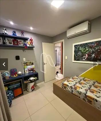  Quarto com Guarda Roupas e cama ar condicion